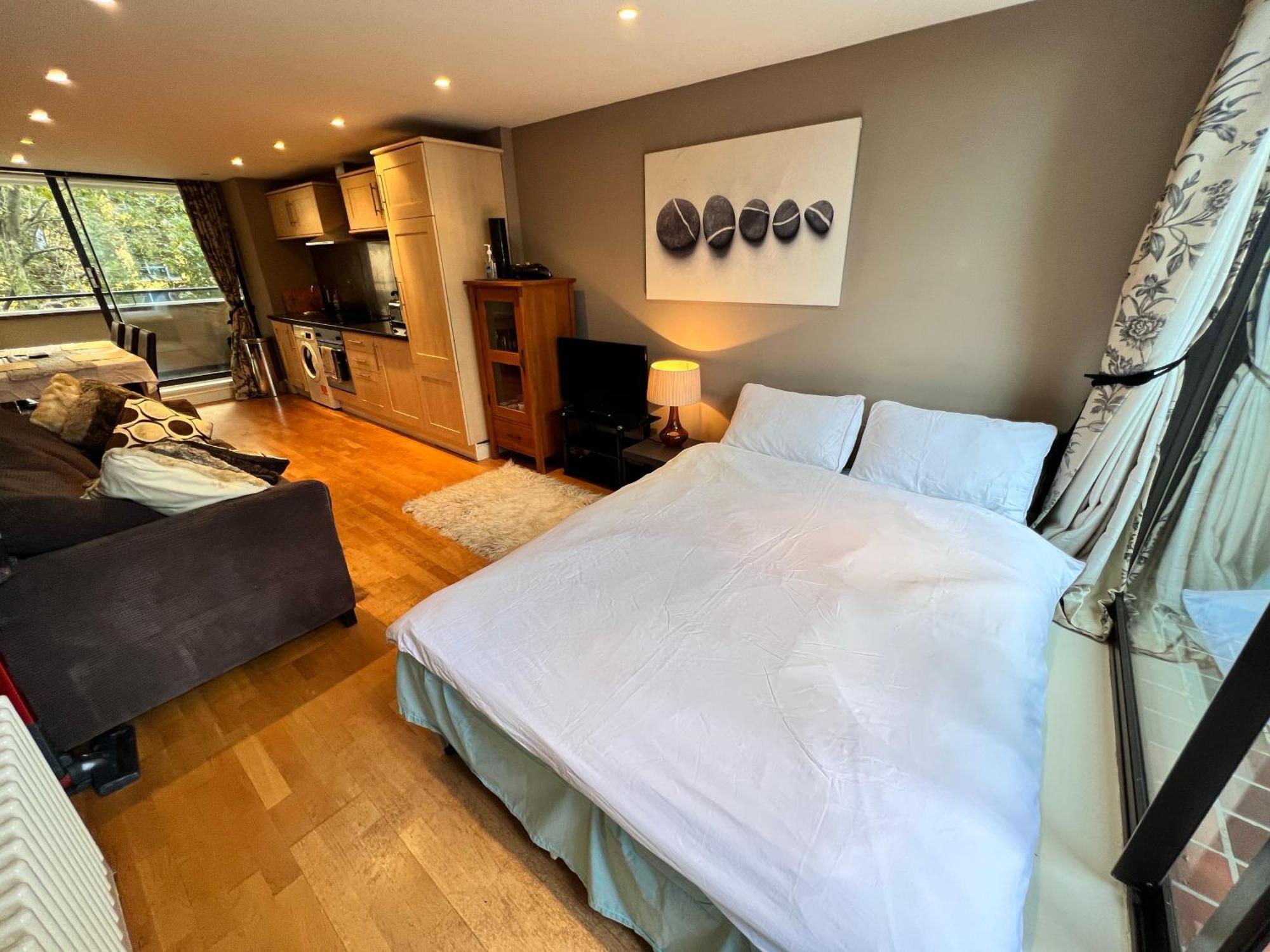 Happy River Thames View Entire Апартаменты