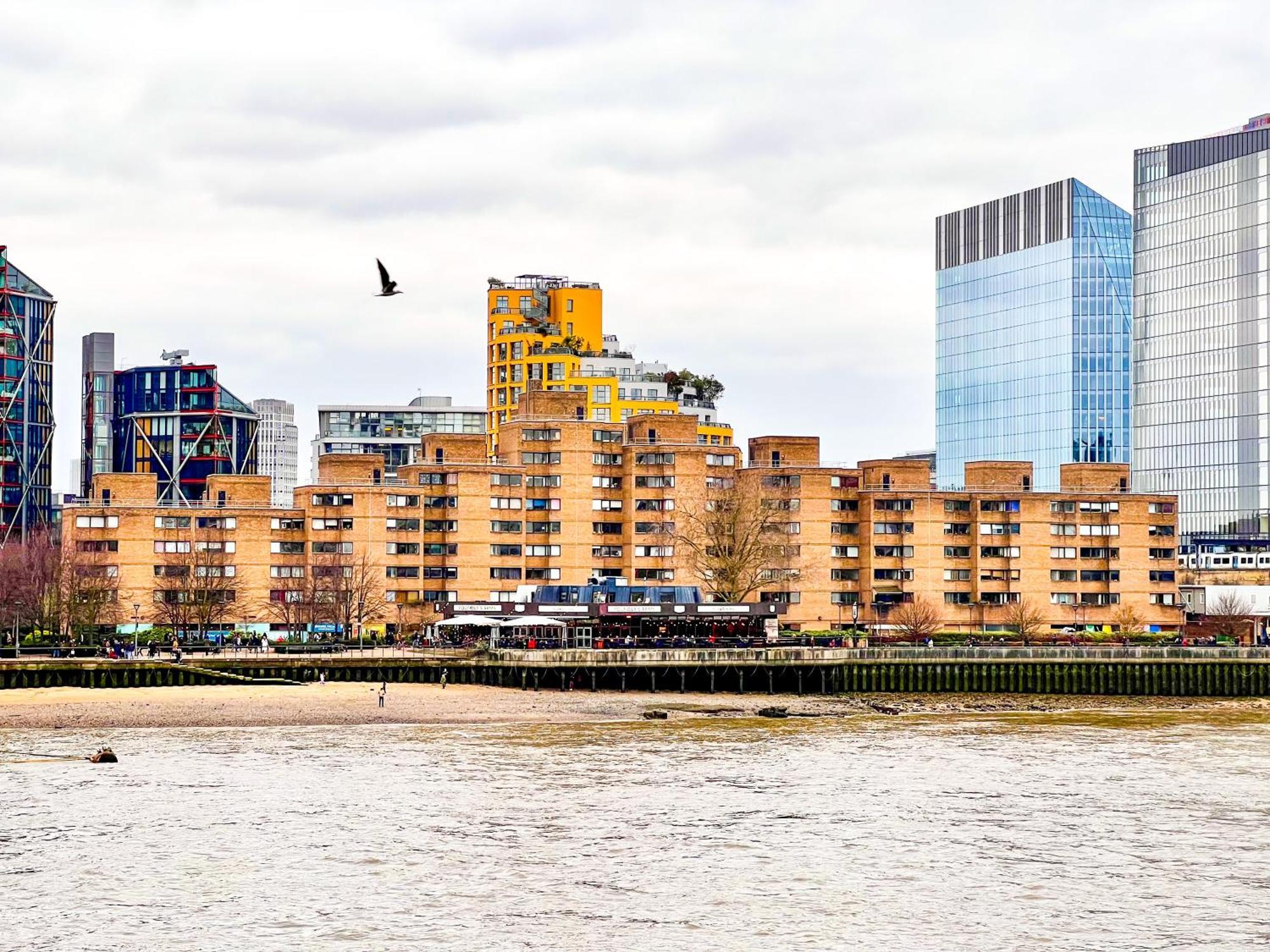 Happy River Thames View Entire Лондон