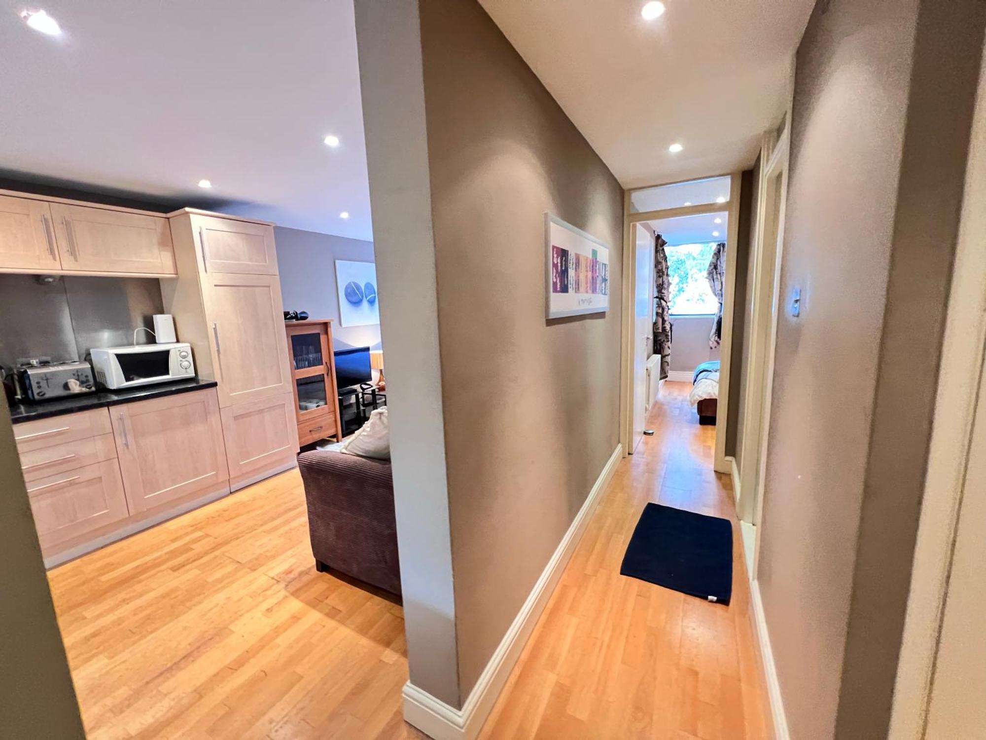 Апартаменты Happy River Thames View Entire
